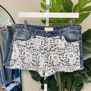 🤍 Forever 21 Premium Denim Lace Panel Cutoff Shorts Sz 30 | Distressed Shorts